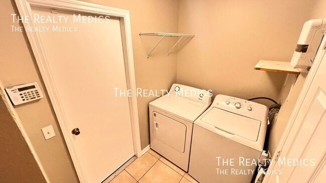 Building Photo - 130 Wheatfield Cir