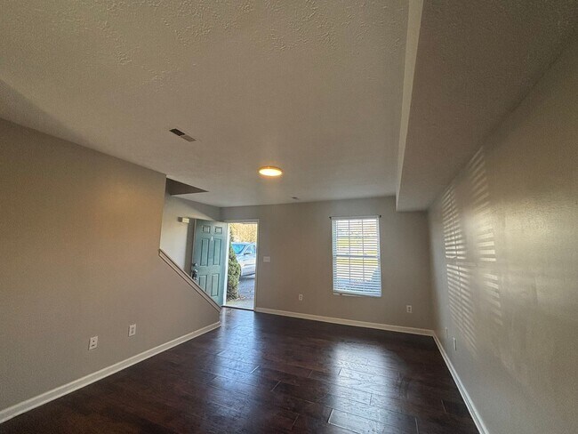 Building Photo - Coming Soon! 2 Bed/1.5 Bath townhouse in Gray $1350 near shopping, restaurants, 1-26 and TRI-Citi...