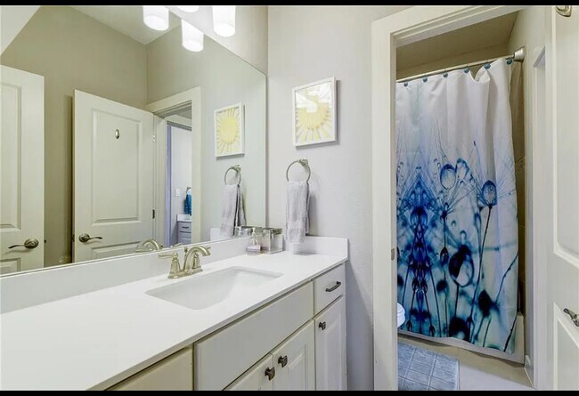 Building Photo - 104 Garner Park Cove