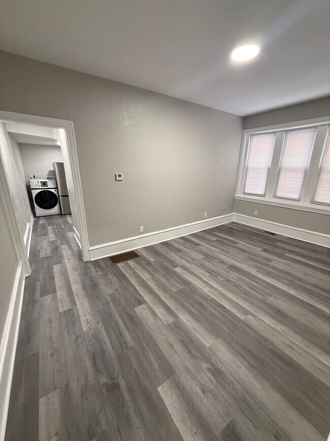 Building Photo - 28 N 50th St