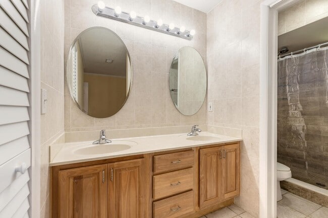 Building Photo - 24 Pinehurst Pl