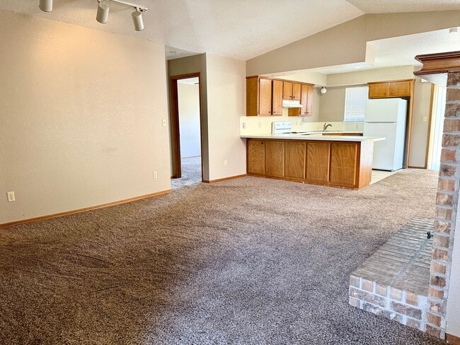 Building Photo - Great 2 Bed 2 Full Bath