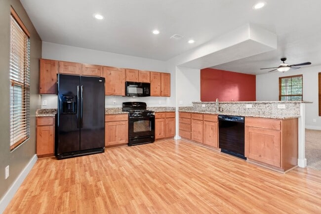 Building Photo - 10634 Topview Rd