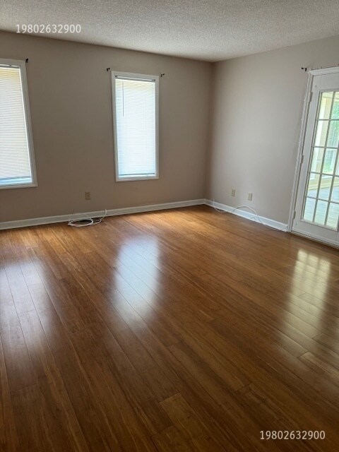 Building Photo - 14910 Majestic Oak Dr