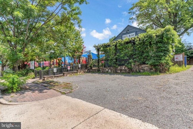 Building Photo - 1506 Mt Vernon Ave