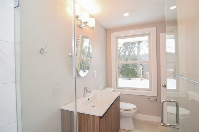 Building Photo - 27 Fenway Dr