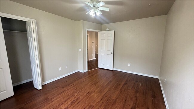 Building Photo - 77 Ingleborough Dr