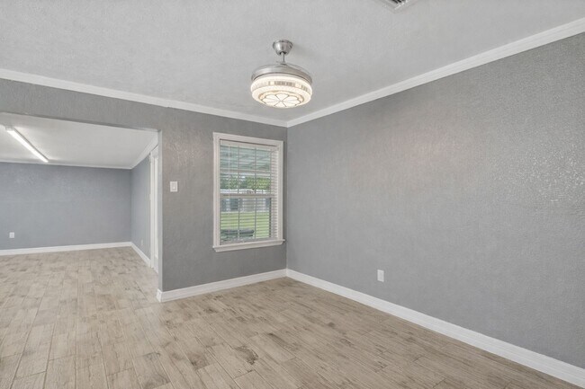 Building Photo - 105 Pompano Ave