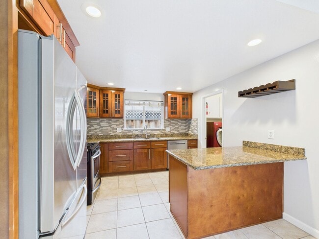 Building Photo - Stunning Turnkey Home in Cambrian!