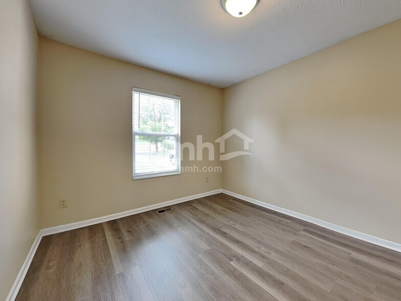 Building Photo - 200 Hedgington Ct