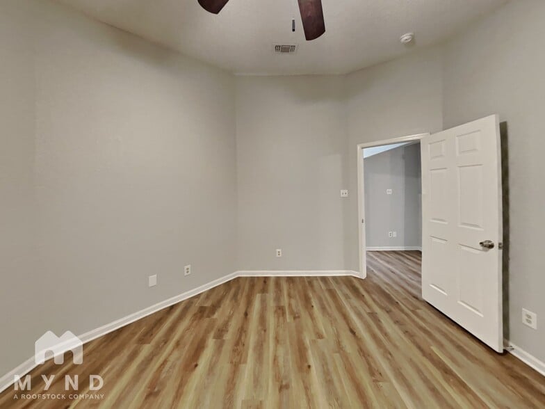 Building Photo - 156 High Pointe Ln