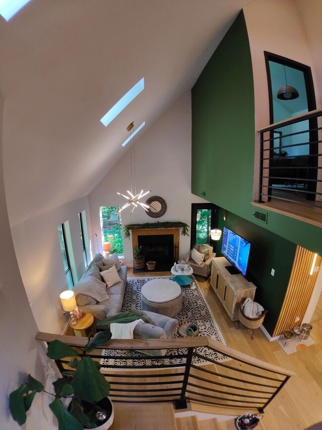 Building Photo - Updated Two bedroom Contemporary with huge...