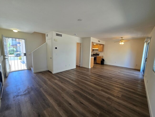 Building Photo - A FABULOUS 3 Bedroom home in desirable Silverado Ranch!