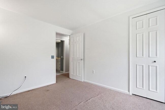 Building Photo - 10205 Balsamwood Dr