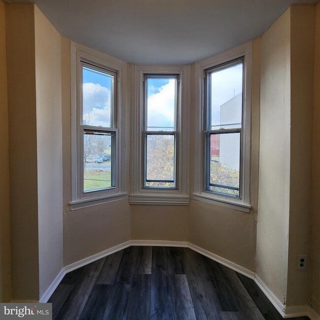 Building Photo - 2450 N Fairhill St