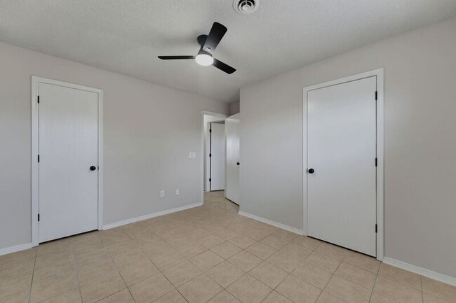 Building Photo - 1247 W Sunset Dr