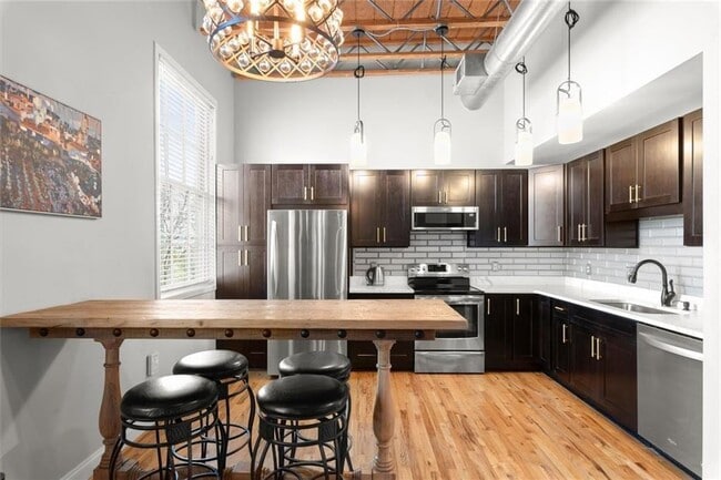 Building Photo - 1756 Liberty Ln