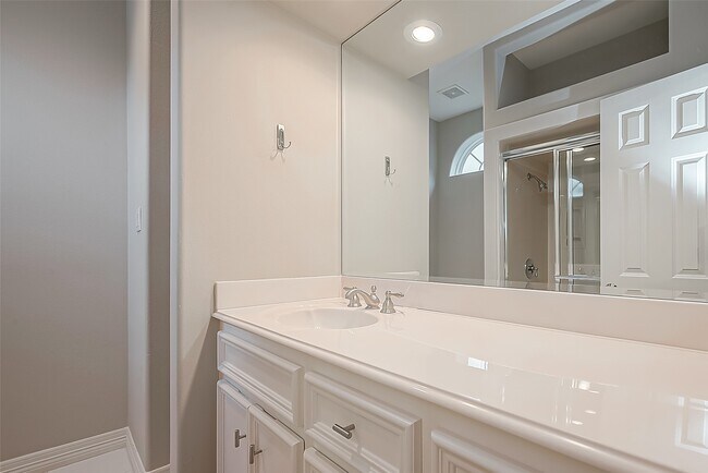 Building Photo - 66 Blooming Grove Ln