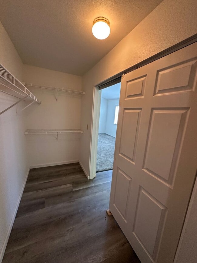 Building Photo - Beautiful 4 Bedroom, 2.5 Bath Tracy Home