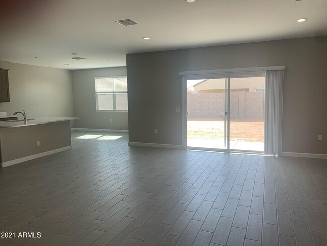 Building Photo - 264 S 189th Ln