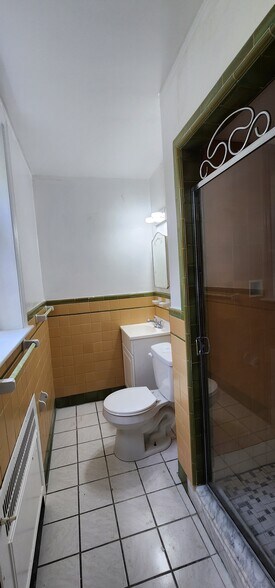 Master Bathroom - 6142 North 8th Street