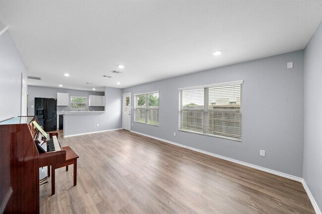 Building Photo - 32510 Orchard Haze Dr