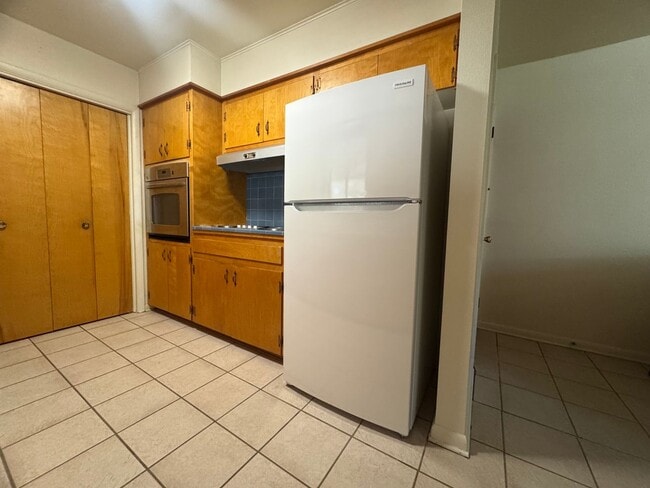 Building Photo - 2000 S Richardson Ave