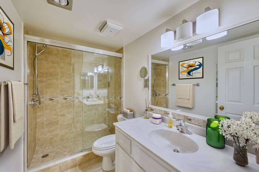 master bathroom with walk-in shower - 1800 Old Meadow Rd