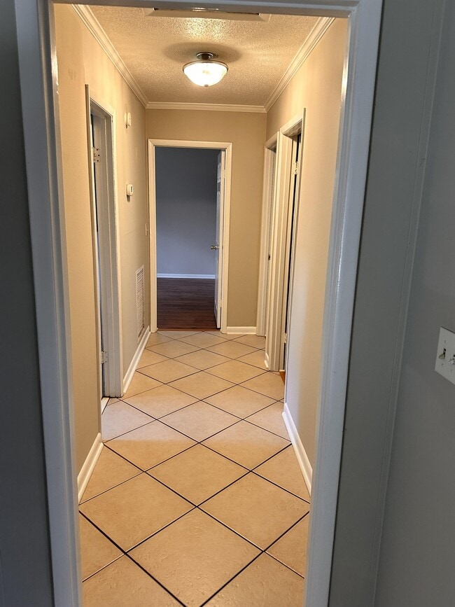 Building Photo - 406 Rutland Rd