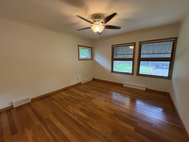 Building Photo - 5902 W 77th Terrace