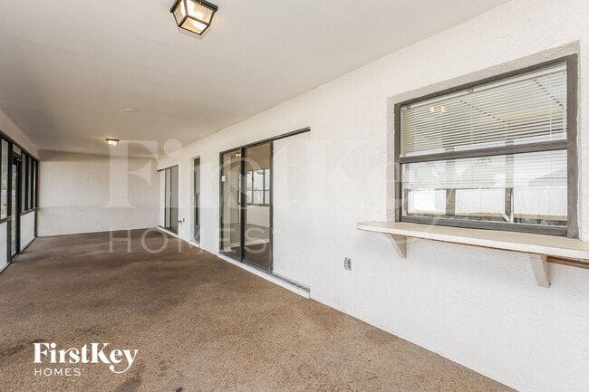 Building Photo - 1343 SE 12th Terrace