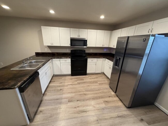 Building Photo - 10433 Chalmer St