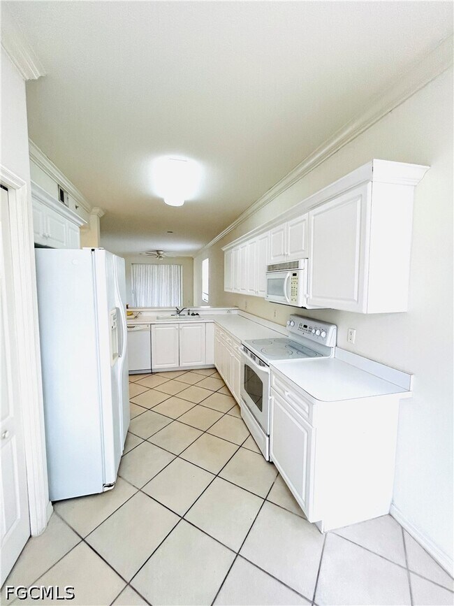 Building Photo - 8450 Kingbird Loop