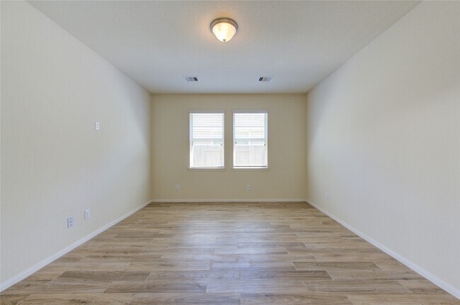 Building Photo - 6518 Wilshire Ridge