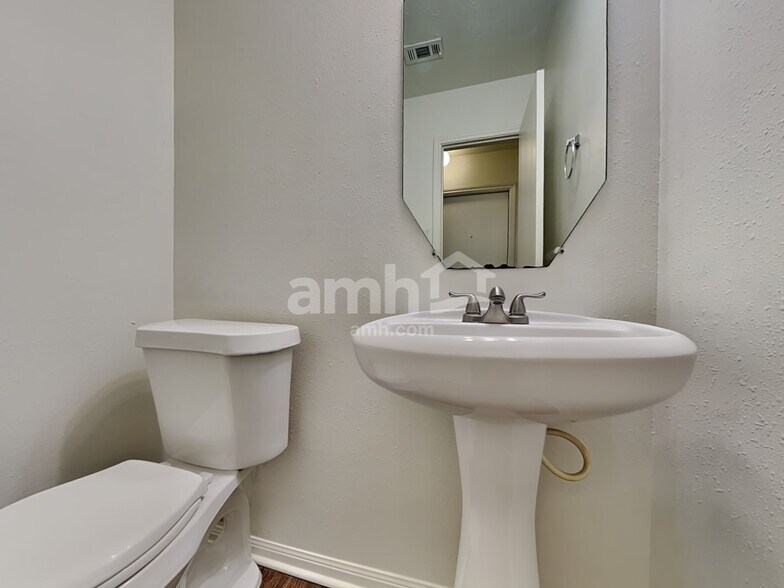 Building Photo - 21326 Carleen Creek Trl