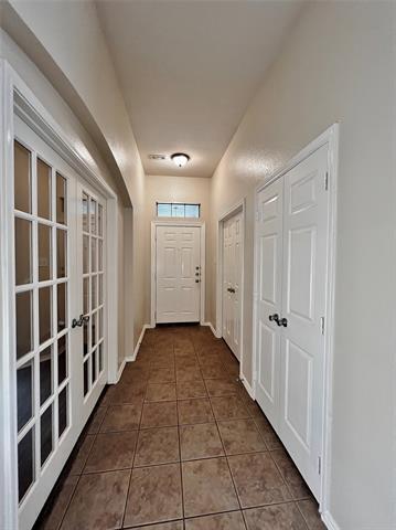 Building Photo - 5939 Waterford Dr