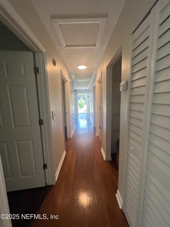 Building Photo - 1508 Center St