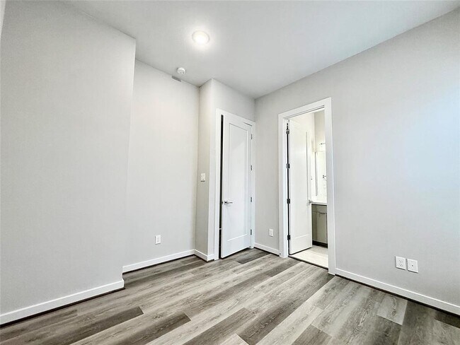 Building Photo - 5823 Fairdale Ln