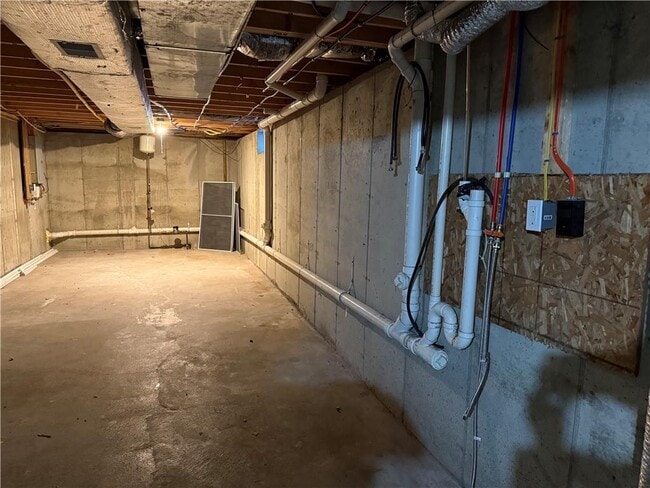 Building Photo - 25 Denison St