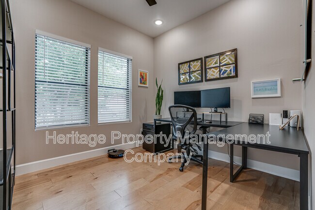 Building Photo - 211 Gibson
