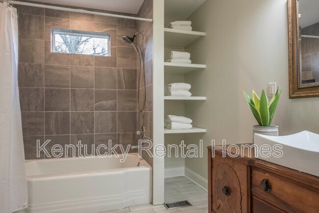 Building Photo - 6722 Athens Boonesboro Rd