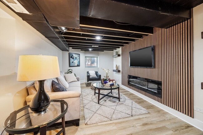 Building Photo - 4143 N Drake Ave