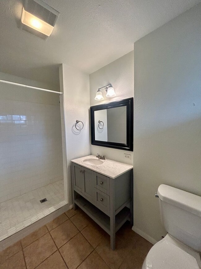 Building Photo - Beautiful updated Midtown home in the loved Lortondale addition