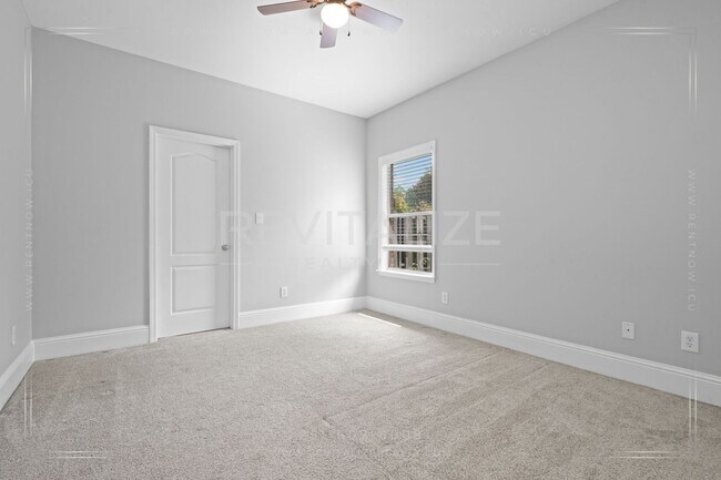 Building Photo - 11070 Courtland Ct