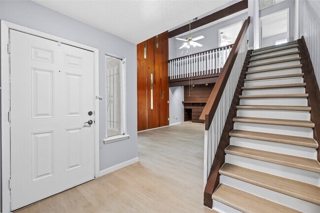 Building Photo - 12528 Wellington Park Dr