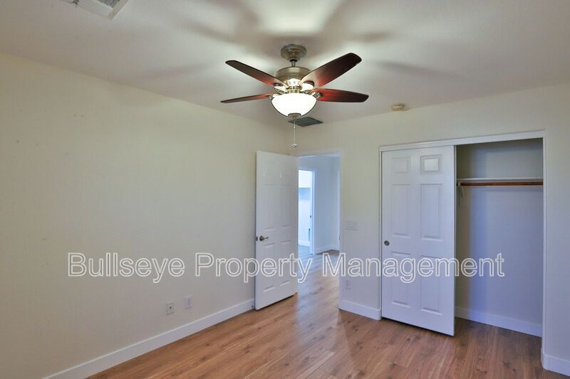 Building Photo - 7321 N 89th Dr