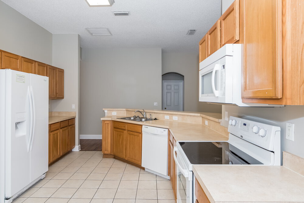 Building Photo - 1824 Creekview Dr