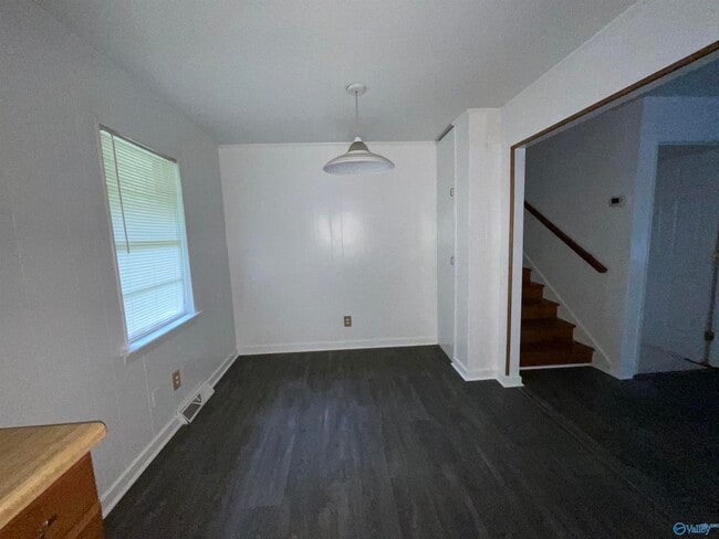 Building Photo - 2514 Scenic View Dr NW