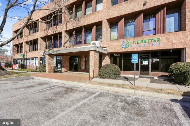 Building Photo - 10121 Watkins Mill Pl