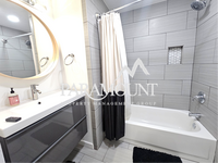 Building Photo - *Price Drop* Serene and Modern 1 Bedroom + Loft Condo in Bremerton!